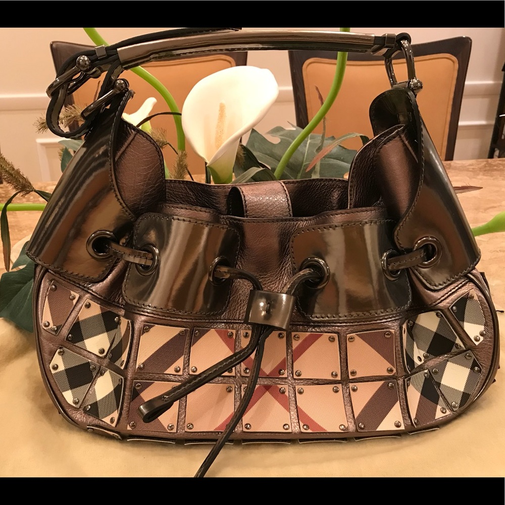 Burberry handbag 100% authentic